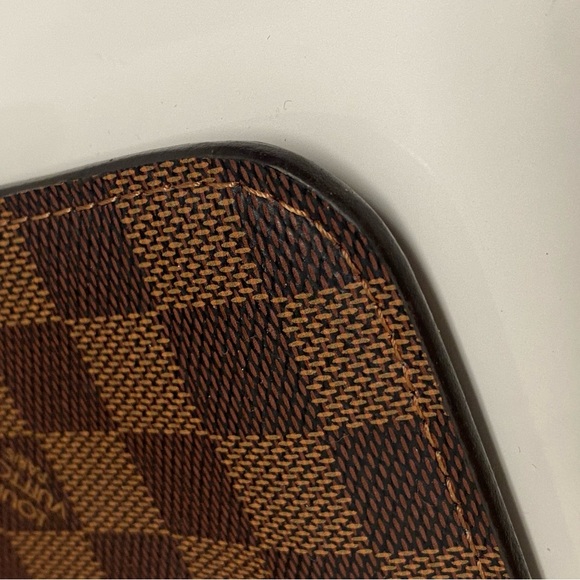 Louis Vuitton Damier pouch - Picture 3 of 16
